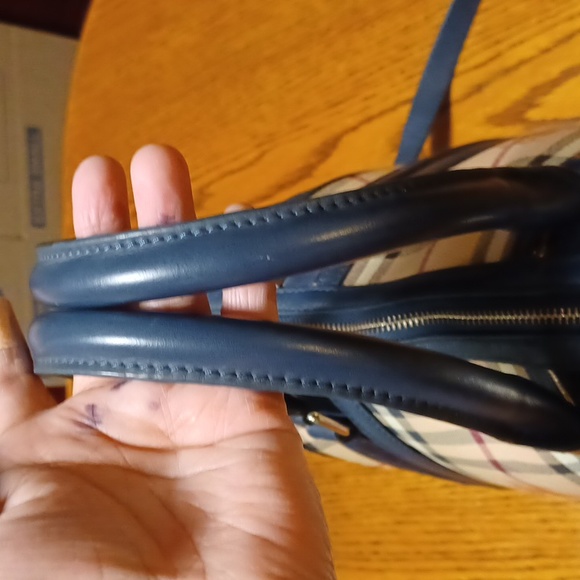 Authentic Burberry Bag - Picture 4 of 14